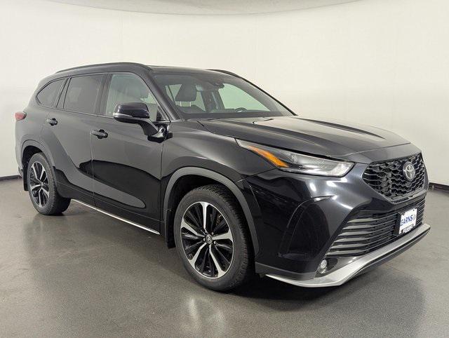used 2021 Toyota Highlander car, priced at $30,989