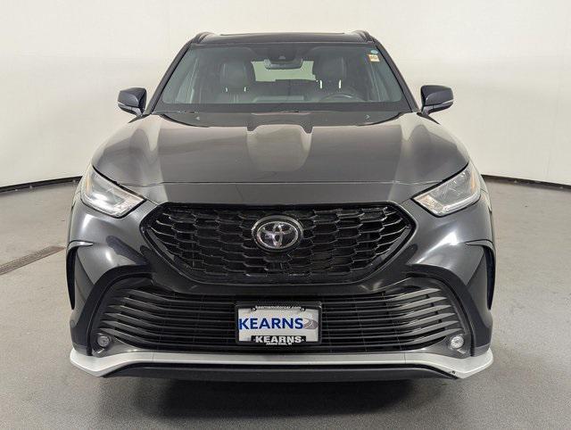 used 2021 Toyota Highlander car, priced at $30,989
