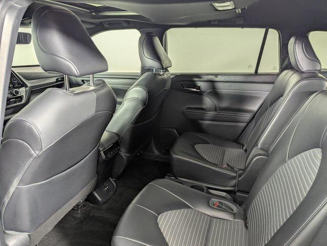 used 2021 Toyota Highlander car, priced at $30,989