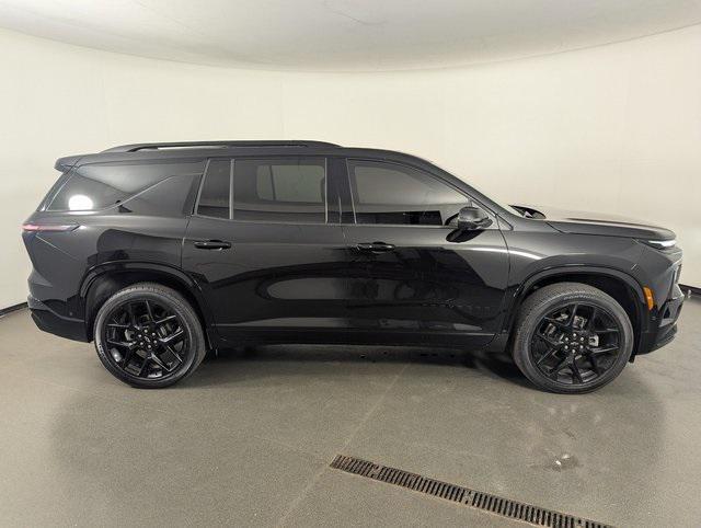used 2024 Chevrolet Traverse car, priced at $49,989