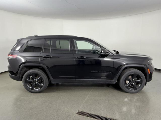 used 2023 Jeep Grand Cherokee car, priced at $32,989