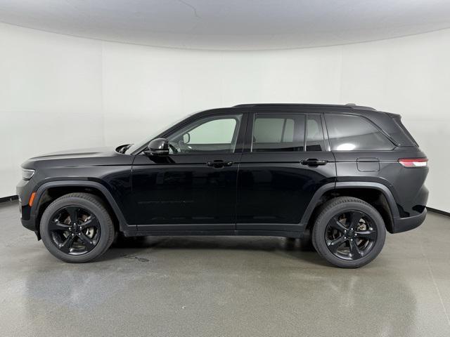 used 2023 Jeep Grand Cherokee car, priced at $32,989
