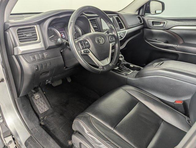 used 2015 Toyota Highlander car, priced at $14,989