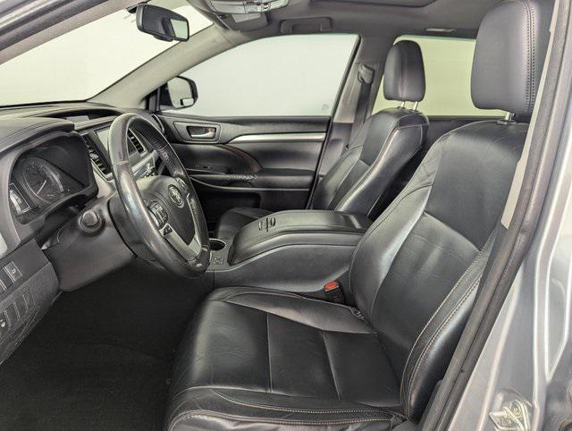 used 2015 Toyota Highlander car, priced at $14,989