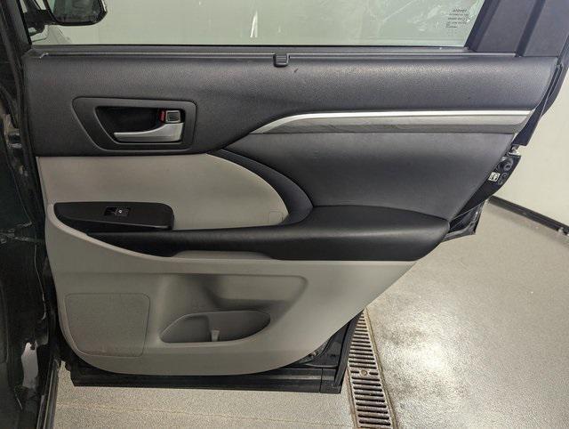 used 2017 Toyota Highlander car, priced at $22,489