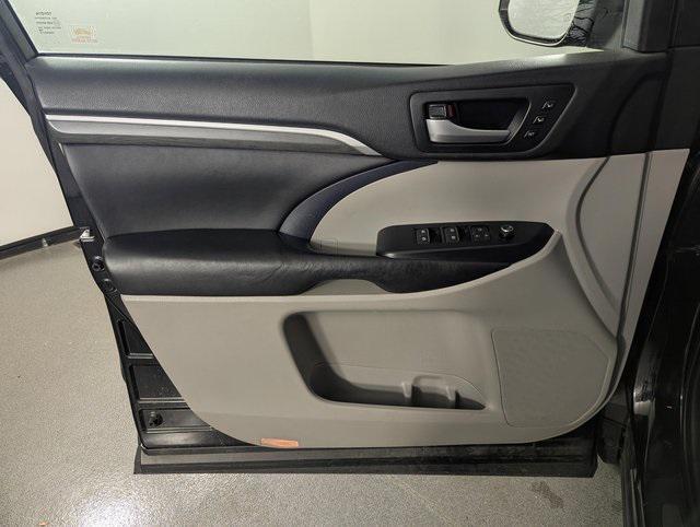 used 2017 Toyota Highlander car, priced at $22,489