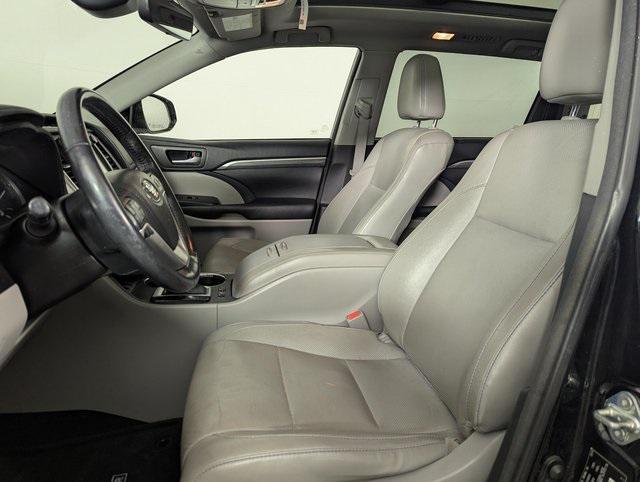 used 2017 Toyota Highlander car, priced at $22,489