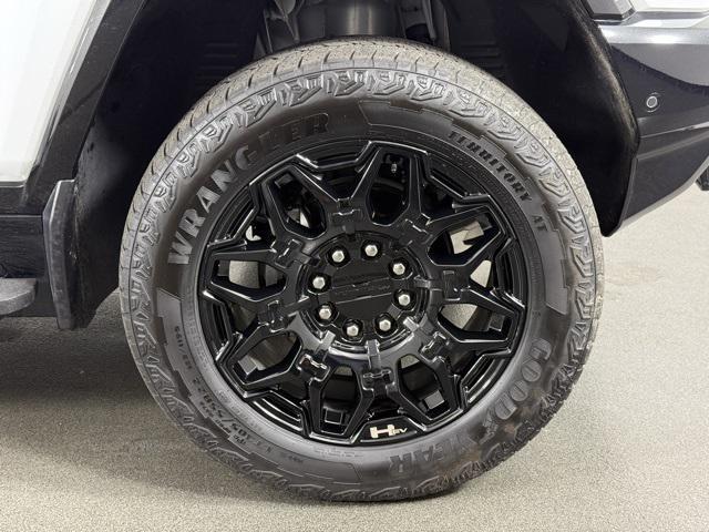 used 2024 GMC HUMMER EV Pickup car, priced at $75,989