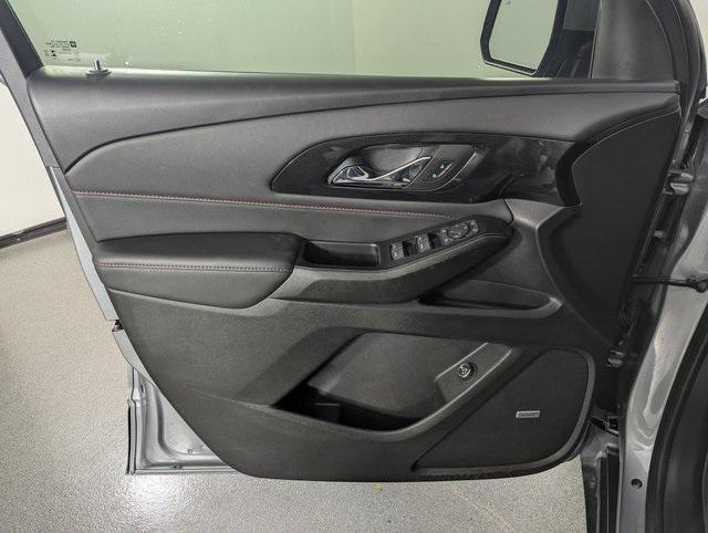 used 2024 Chevrolet Traverse car, priced at $42,989