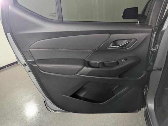 used 2024 Chevrolet Traverse car, priced at $42,989