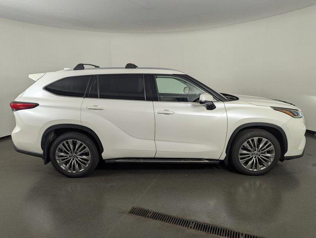 used 2021 Toyota Highlander car, priced at $36,989