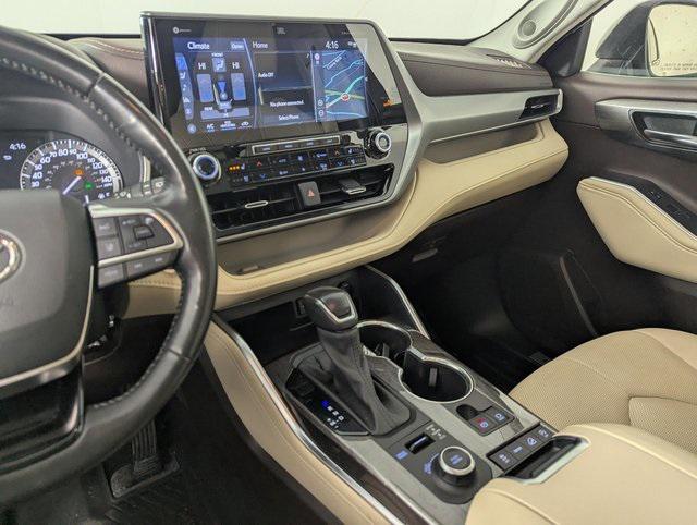 used 2021 Toyota Highlander car, priced at $36,989