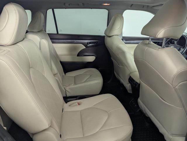 used 2021 Toyota Highlander car, priced at $36,989