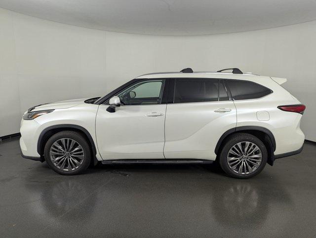 used 2021 Toyota Highlander car, priced at $36,989