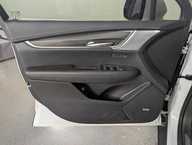 used 2023 Cadillac XT5 car, priced at $38,989