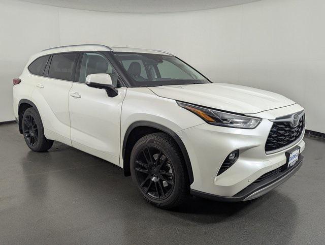 used 2021 Toyota Highlander car, priced at $35,989
