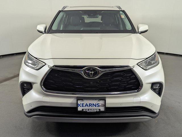 used 2021 Toyota Highlander car, priced at $35,989