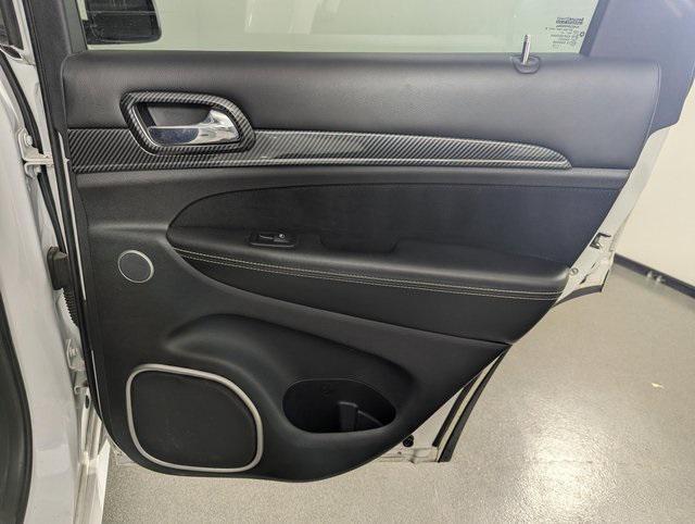 used 2016 Jeep Grand Cherokee car, priced at $23,989
