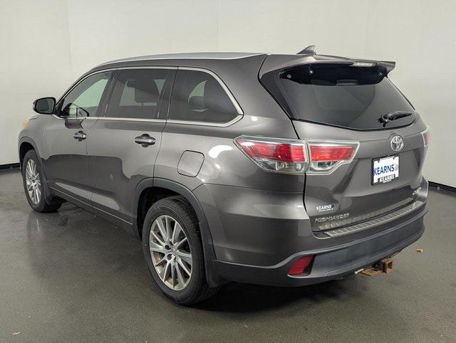 used 2015 Toyota Highlander car, priced at $18,989