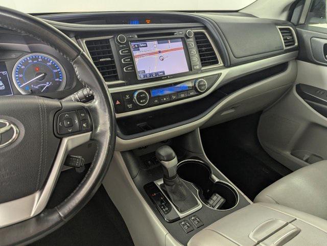 used 2015 Toyota Highlander car, priced at $18,989
