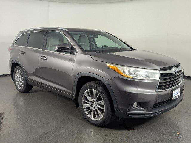 used 2015 Toyota Highlander car, priced at $18,989