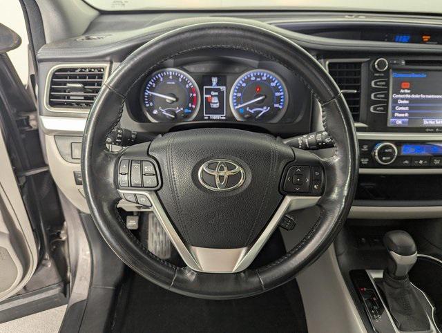 used 2015 Toyota Highlander car, priced at $18,989