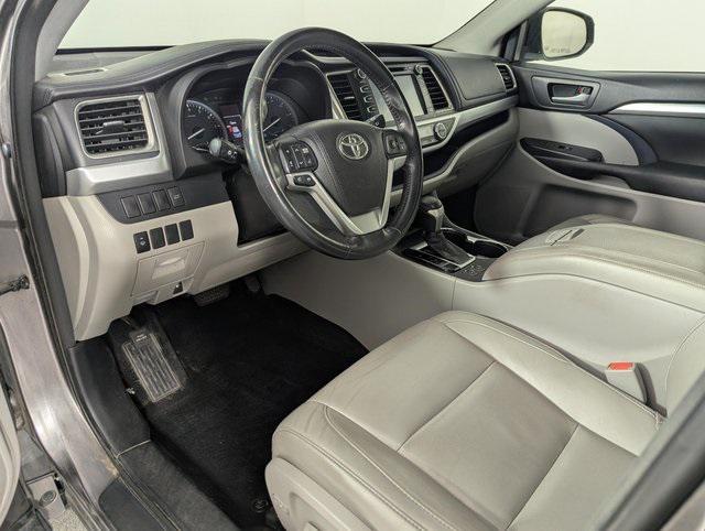 used 2015 Toyota Highlander car, priced at $18,989