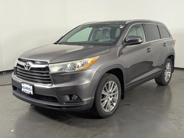used 2015 Toyota Highlander car, priced at $18,989