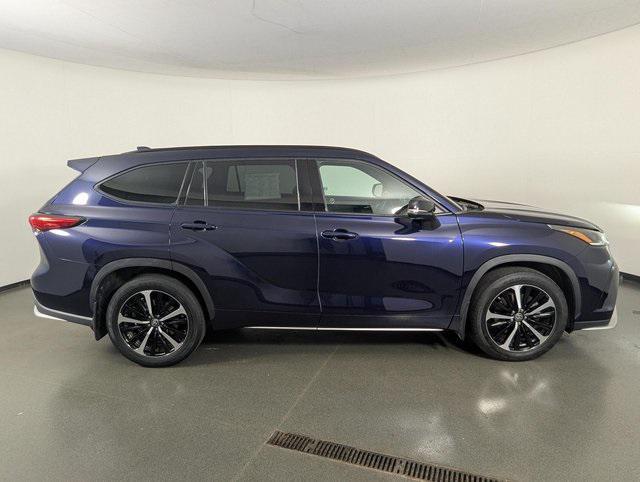used 2021 Toyota Highlander car, priced at $30,989