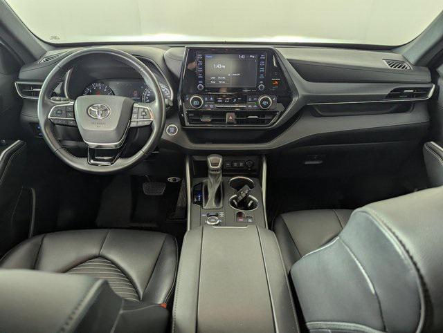 used 2021 Toyota Highlander car, priced at $30,989