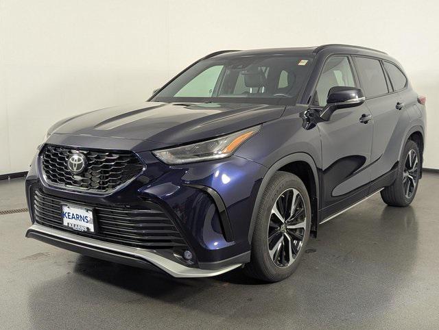used 2021 Toyota Highlander car, priced at $33,489