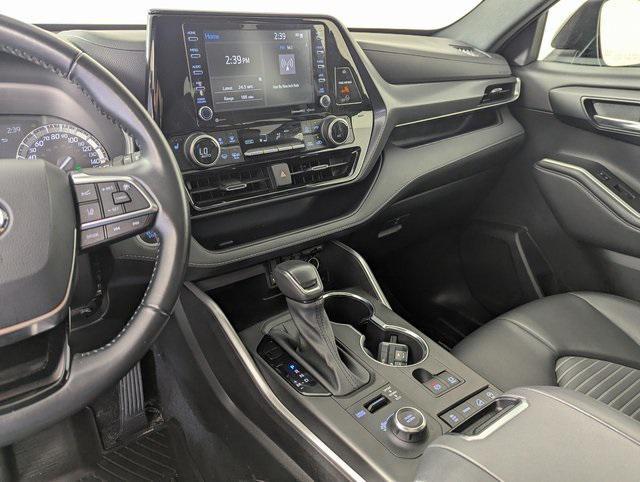 used 2021 Toyota Highlander car, priced at $33,489