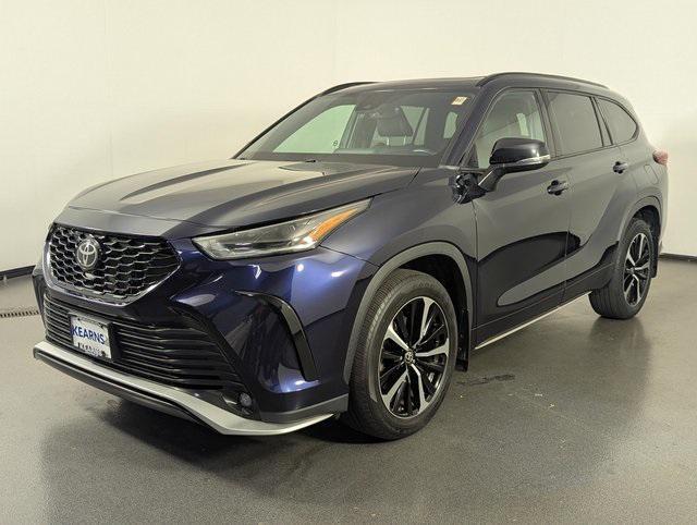 used 2021 Toyota Highlander car, priced at $30,989