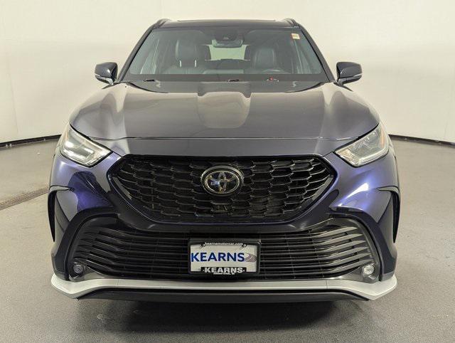used 2021 Toyota Highlander car, priced at $30,989