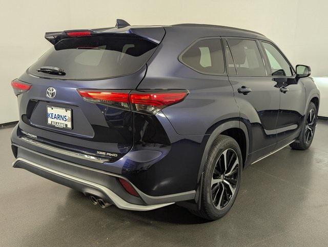 used 2021 Toyota Highlander car, priced at $30,989