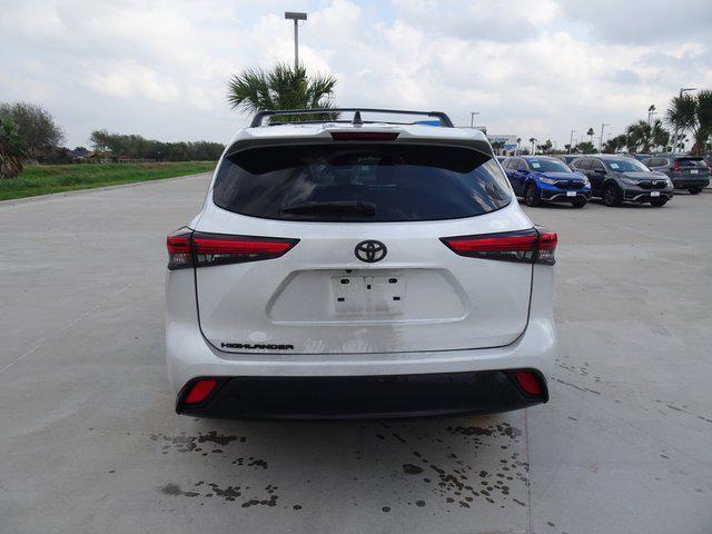 used 2022 Toyota Highlander car, priced at $29,375