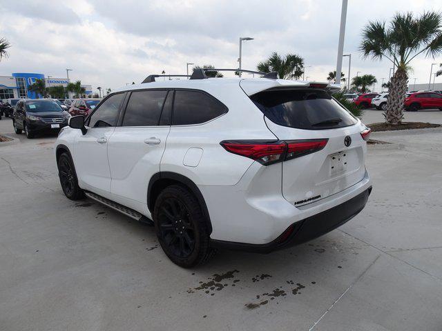 used 2022 Toyota Highlander car, priced at $29,375