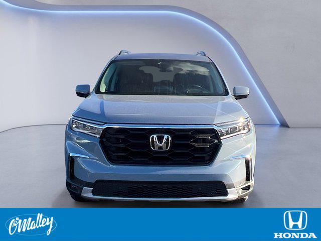 new 2025 Honda Pilot car, priced at $52,799