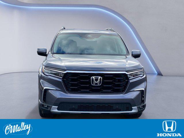 new 2025 Honda Pilot car, priced at $54,475