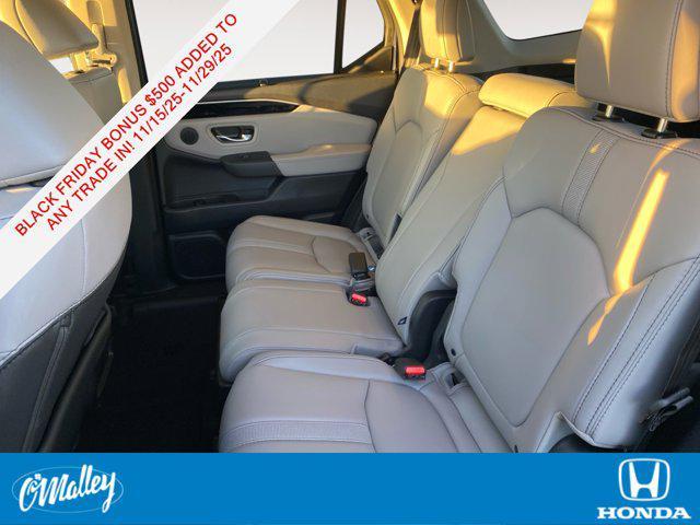 new 2025 Honda Pilot car, priced at $44,599