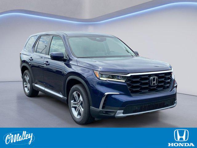 new 2025 Honda Pilot car, priced at $45,099
