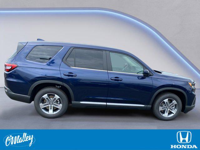 new 2025 Honda Pilot car, priced at $45,099