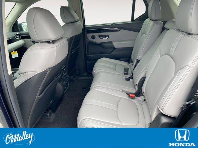 new 2025 Honda Pilot car, priced at $45,099