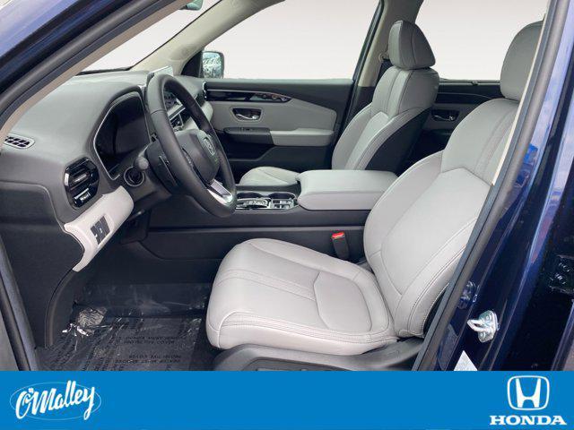 new 2025 Honda Pilot car, priced at $45,099