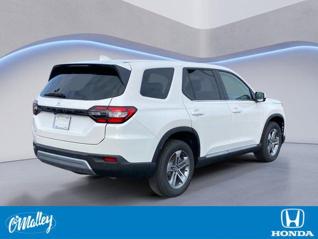 new 2025 Honda Pilot car, priced at $45,899
