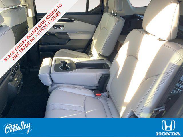 new 2025 Honda Pilot car, priced at $45,299