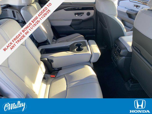 new 2025 Honda Pilot car, priced at $45,299