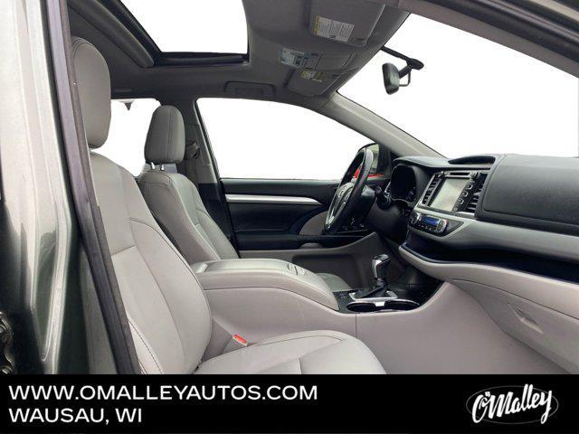 used 2014 Toyota Highlander car, priced at $17,995