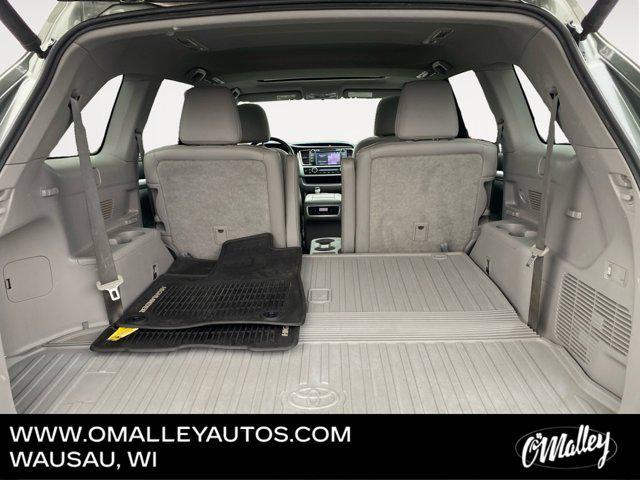 used 2014 Toyota Highlander car, priced at $17,995