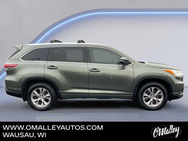 used 2014 Toyota Highlander car, priced at $17,995